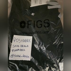 Figs Women's Zamora 2.0 jogger Scrub Pants Black Small petite